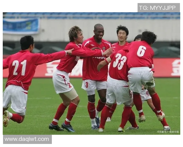 浦和红钻迎战川崎前锋争夺联赛关键三分的激烈对决